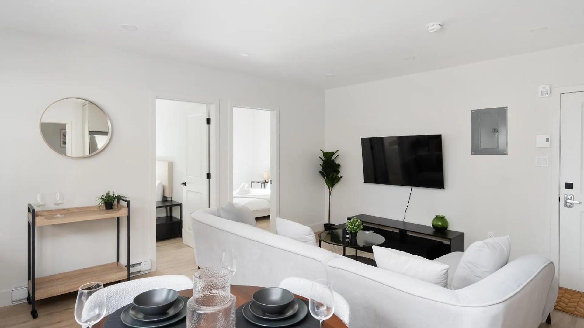 The Griffin Aparthotel- Downtown Montreal