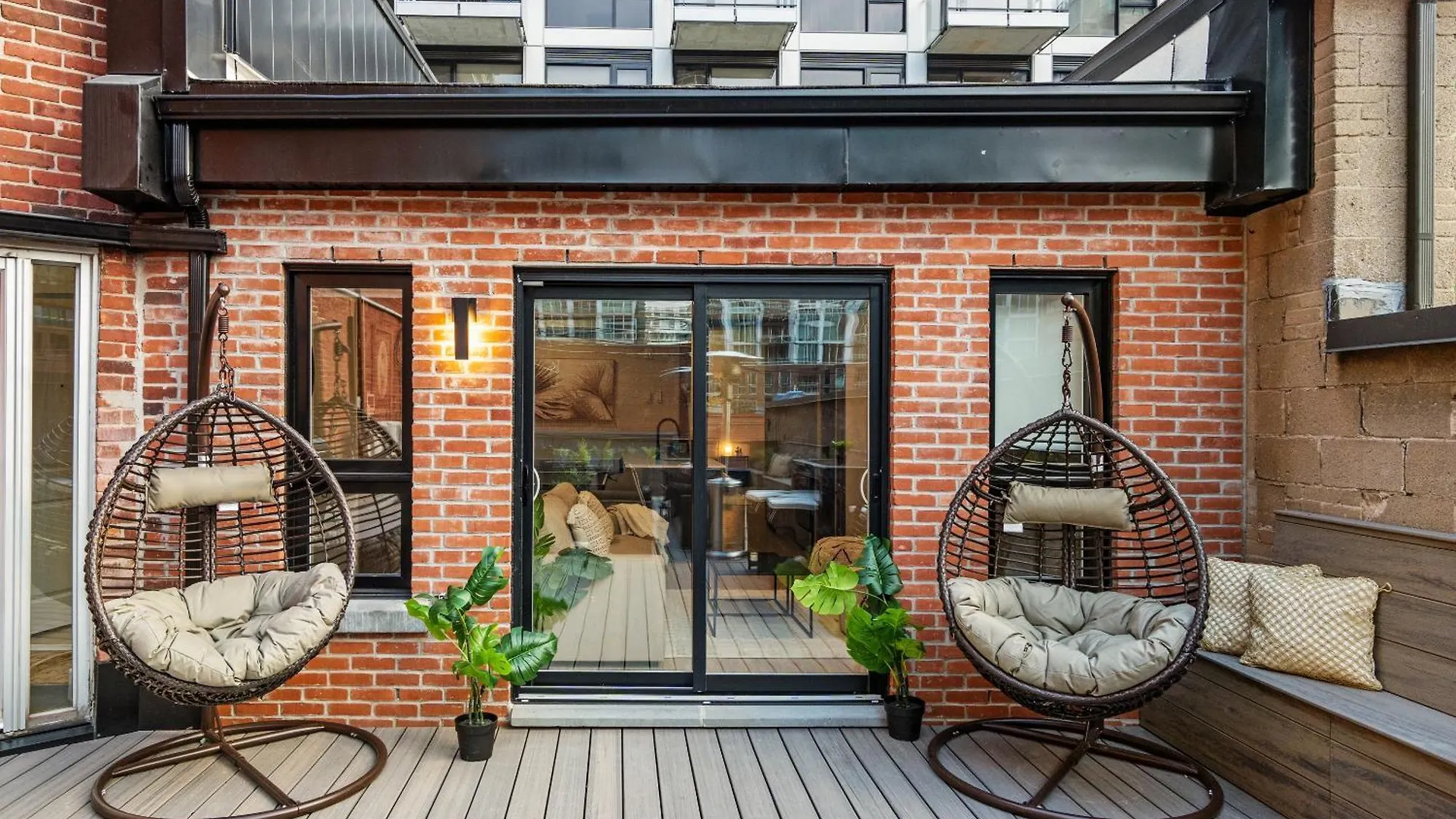 The Griffin Aparthotel- Downtown Монреаль 0*,