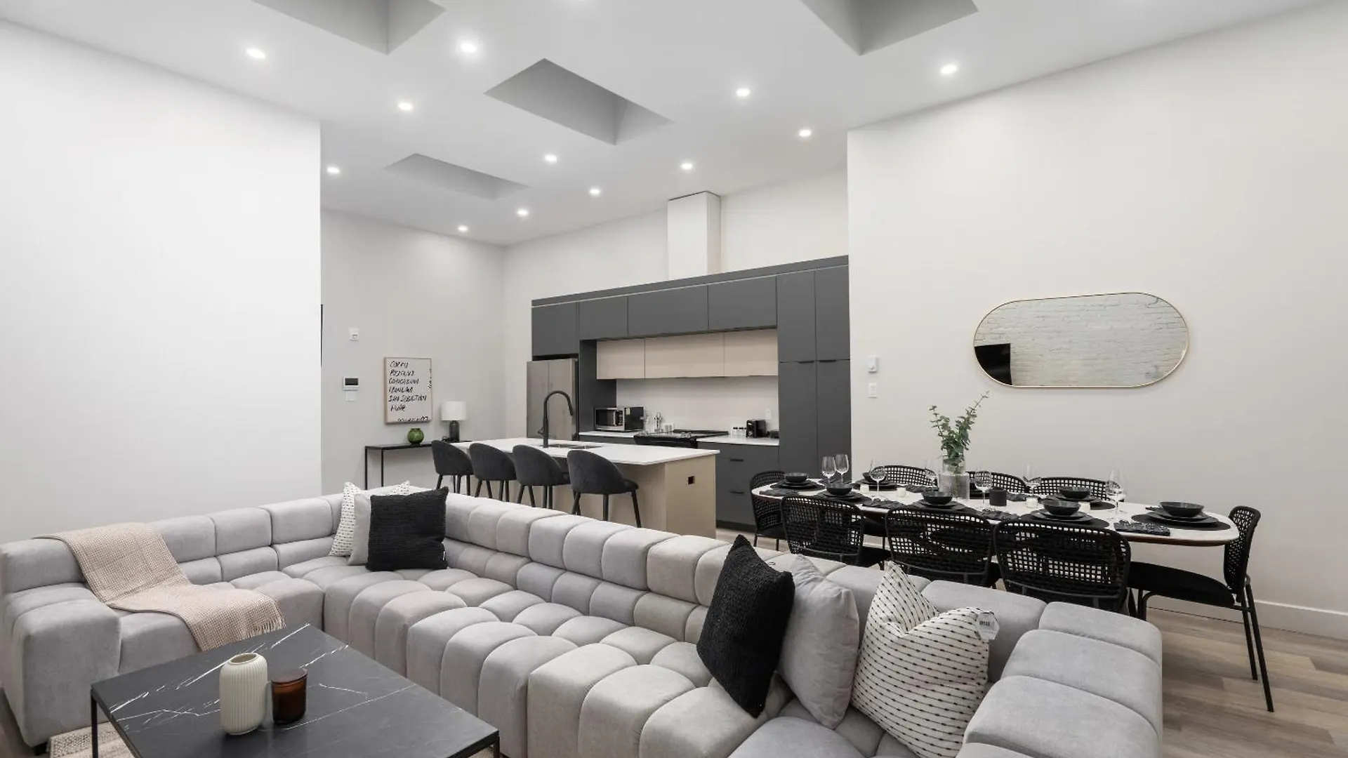 Апартаменты The Griffin Aparthotel- Downtown Монреаль Канада