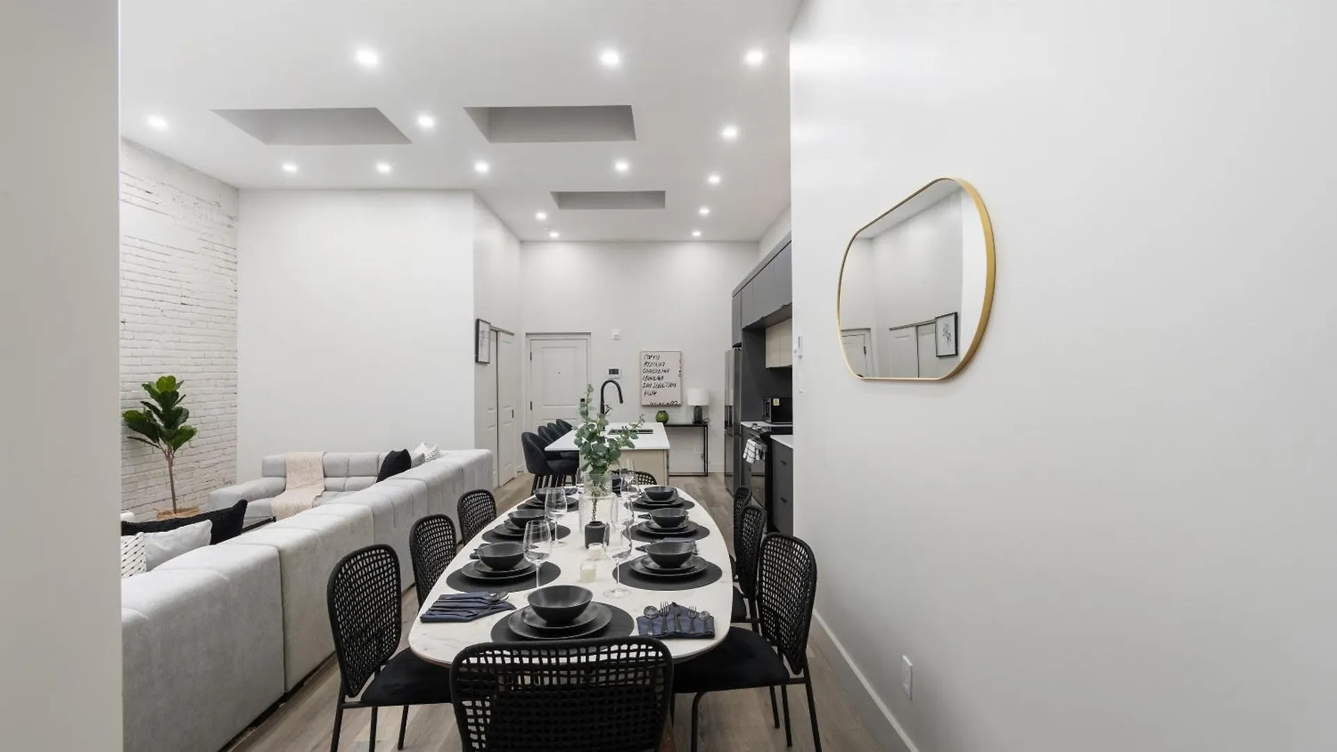 The Griffin Aparthotel- Downtown Монреаль