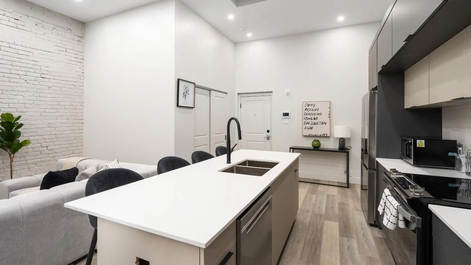 The Griffin Aparthotel- Downtown Монреаль Апартаменты