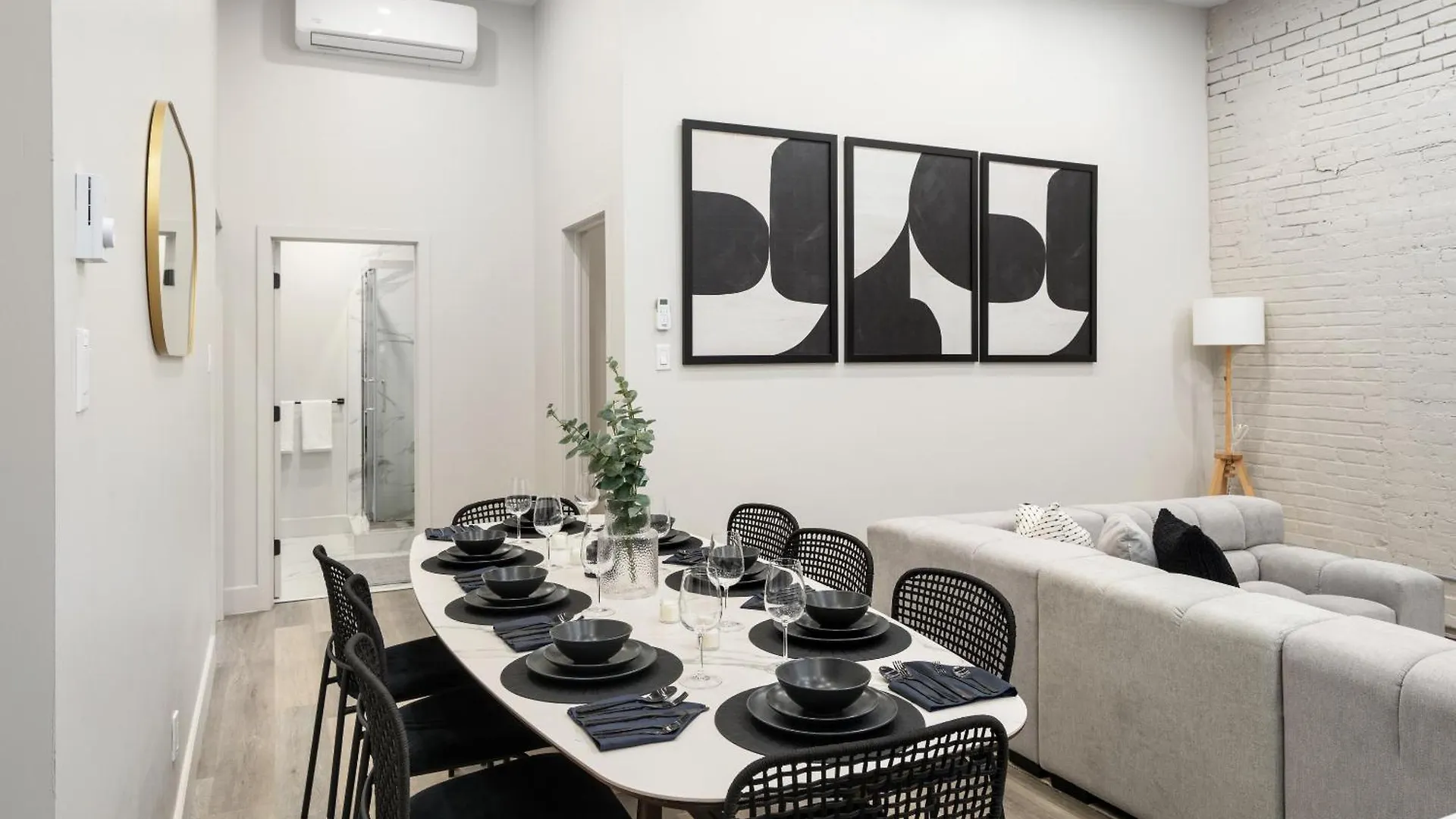 The Griffin Aparthotel- Downtown Монреаль