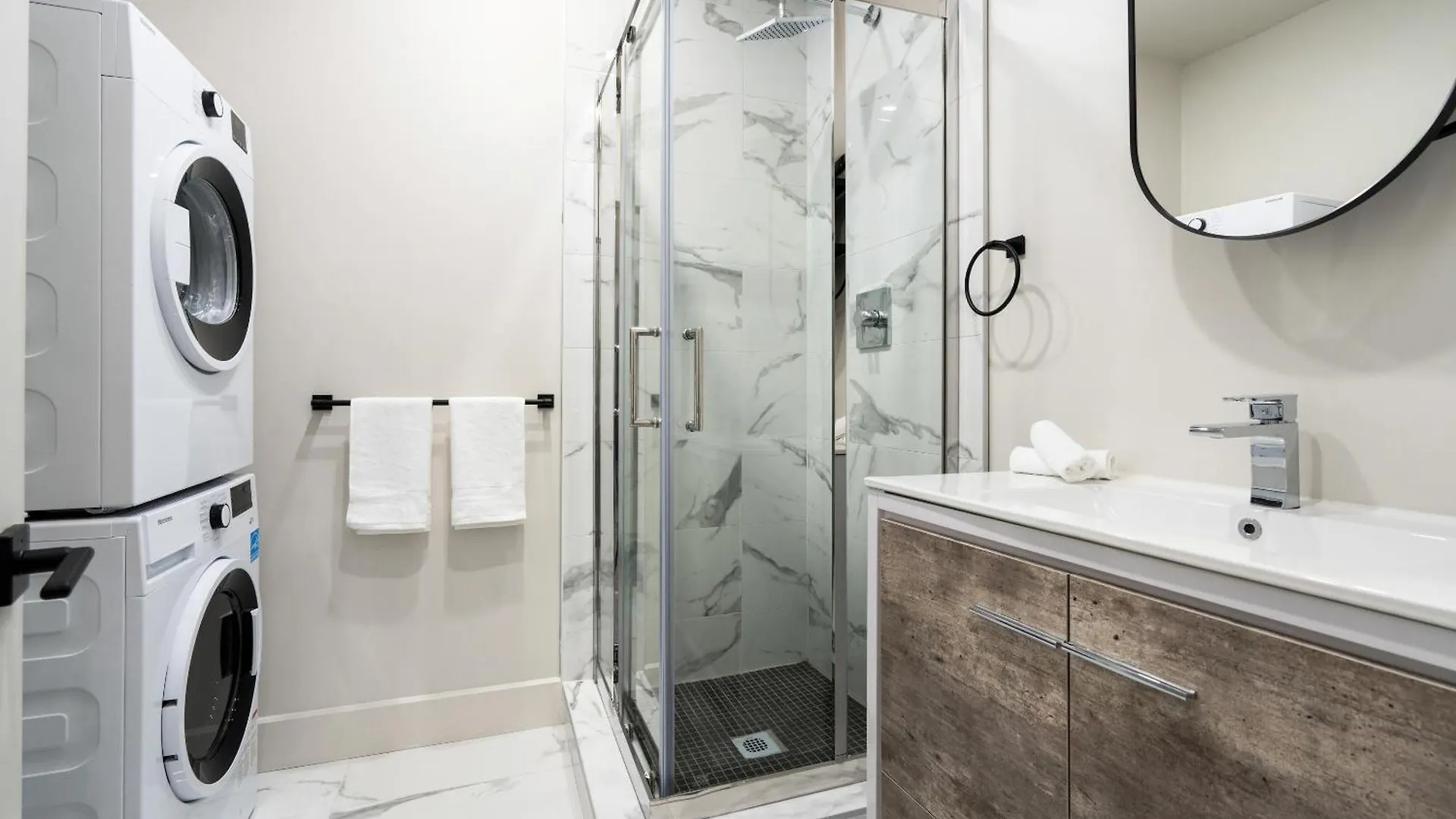 Апартаменты The Griffin Aparthotel- Downtown Монреаль