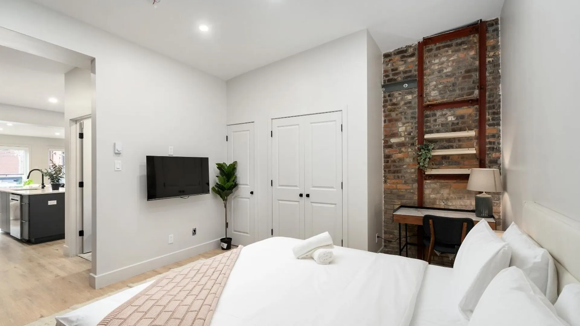 The Griffin Aparthotel- Downtown Монреаль Апартаменты