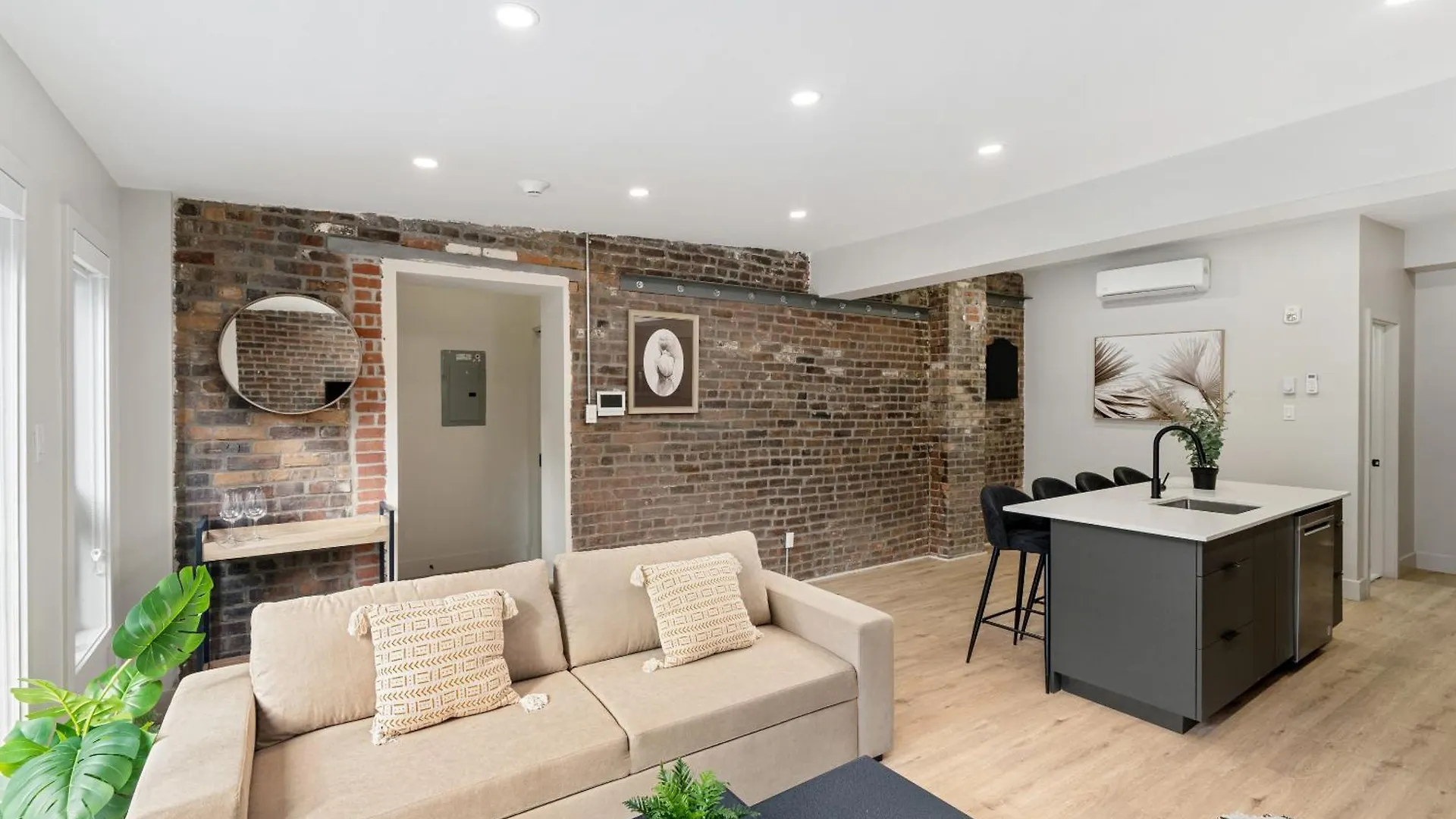 The Griffin Aparthotel- Downtown Монреаль 0*,